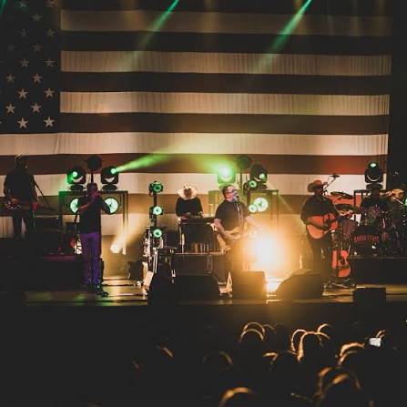 Aaron Lewis and The Stateliners live in concert