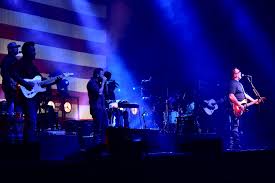 Aaron Lewis and The Stateliners live on tour